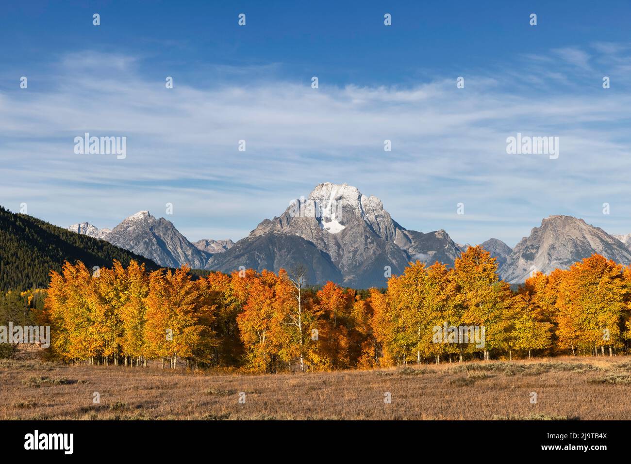 Autumn view of Mount Moran and Snake River, Grand Teton National Park ...