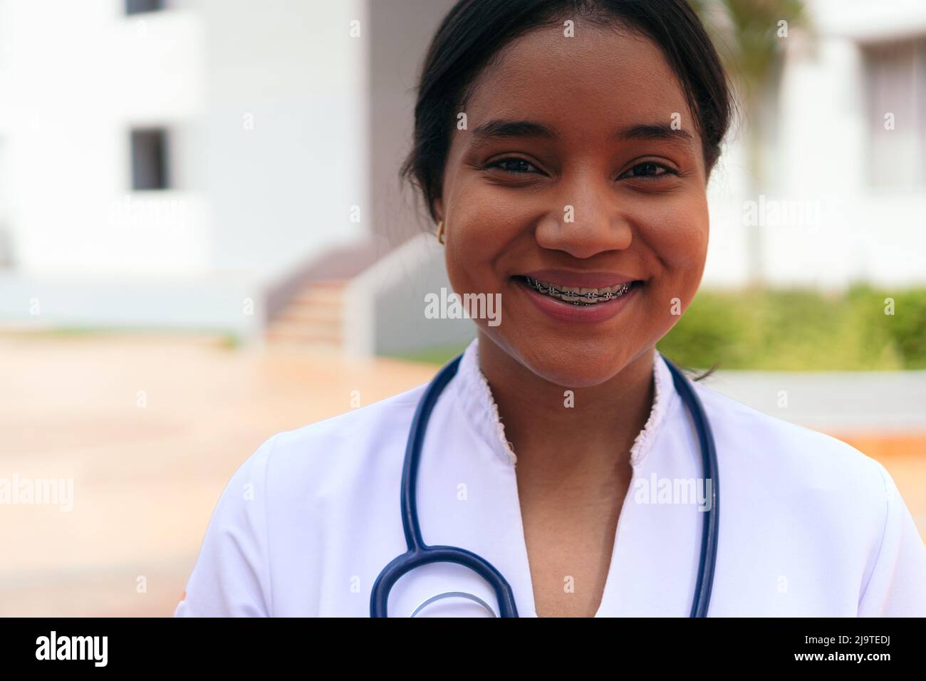 Hispanic nurse hi-res stock photography and images - Alamy
