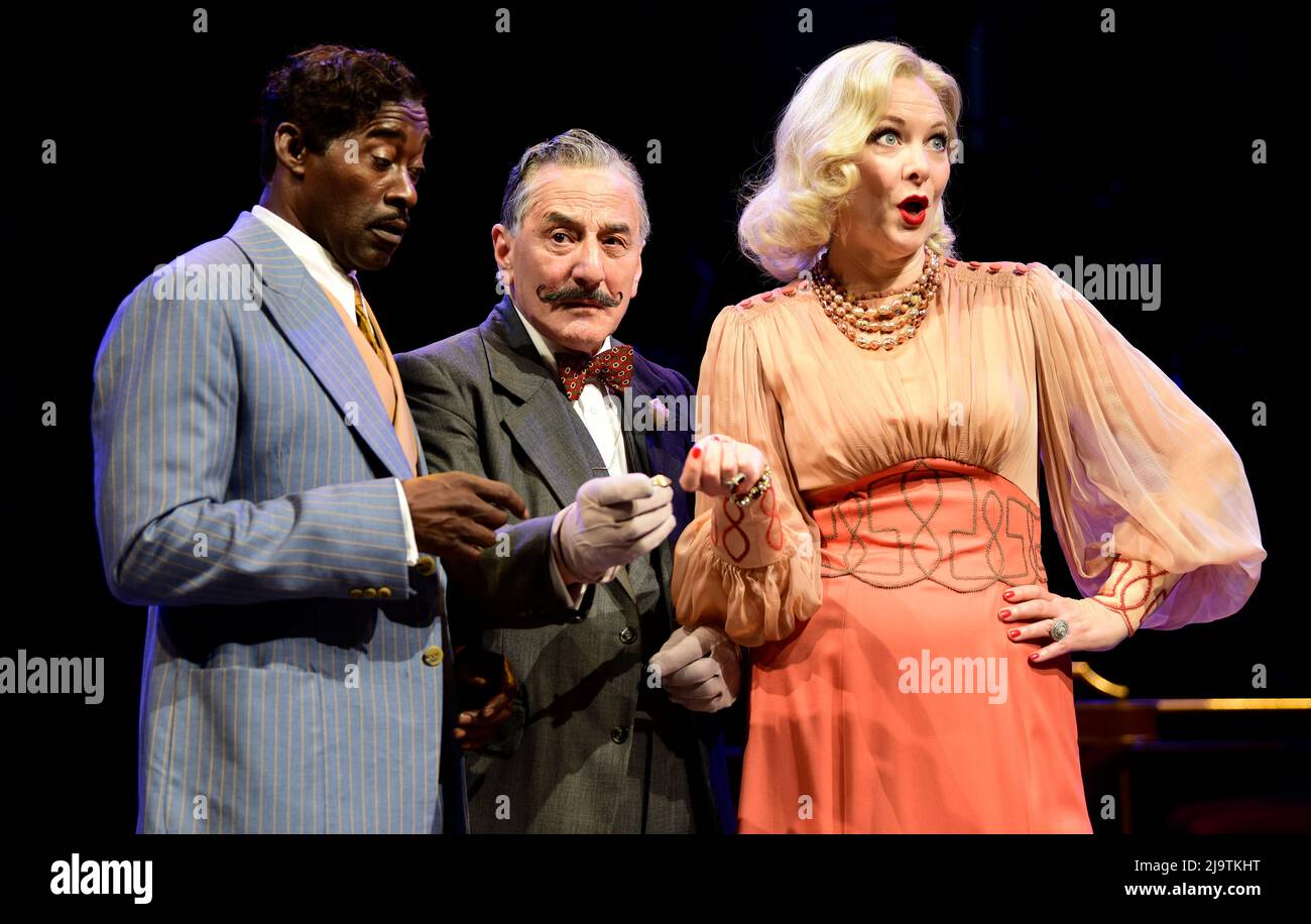 Left to right: Patrick Robinson (Monsieur Bouc), Henry Goodman (Hercule Poirot), Sara Stewart (Helen Hubbard) in Murder on the Orient Express... Stock Photo