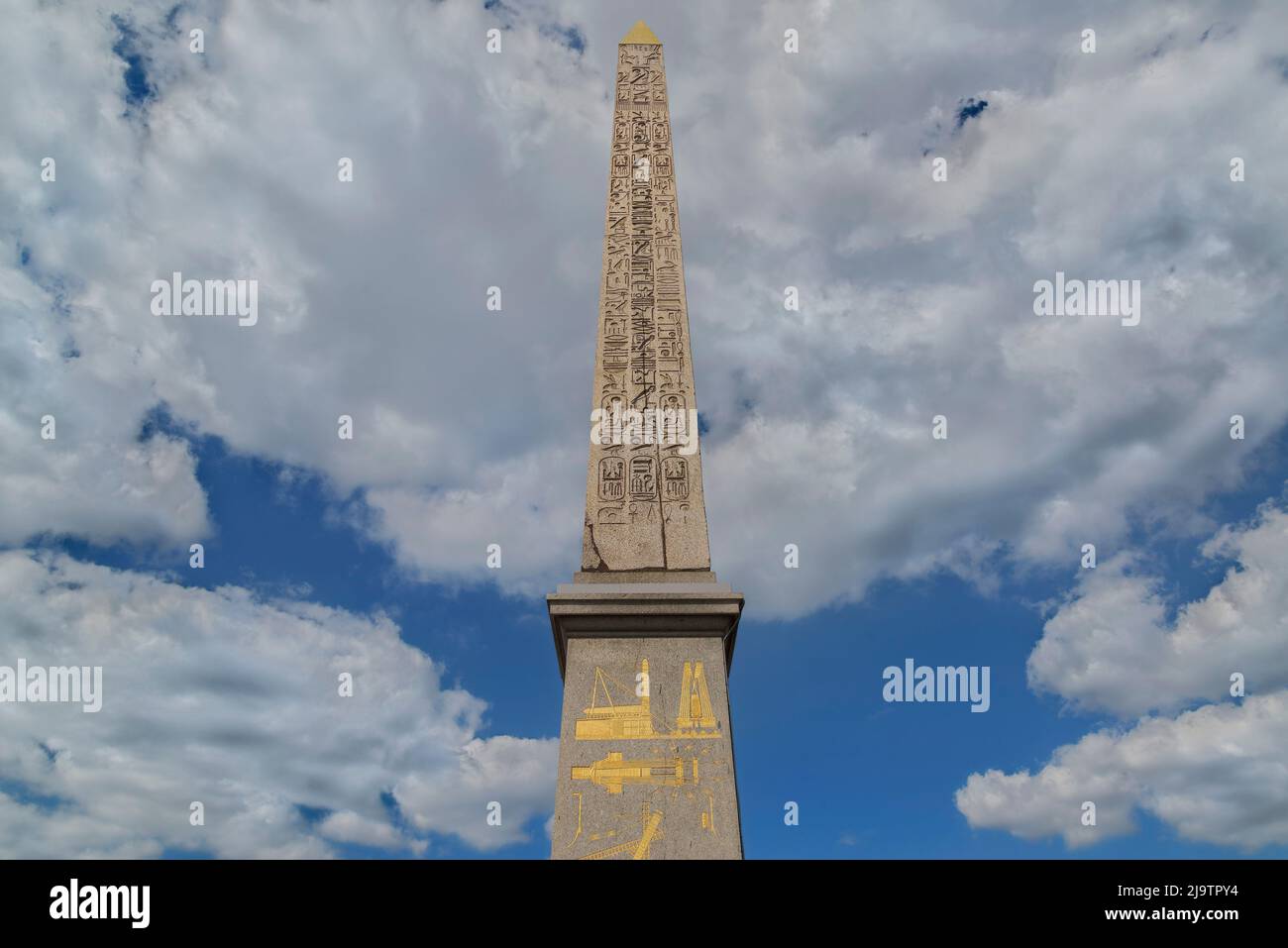The south side of l’Obélisque de Louxor and the plaque with diagrams ...