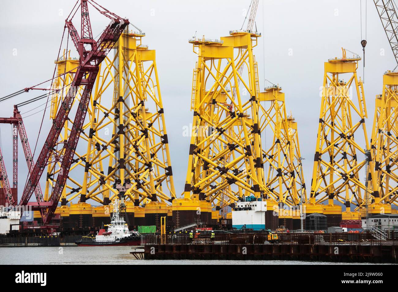 Bp oil rigs north sea hi-res stock photography and images - Alamy