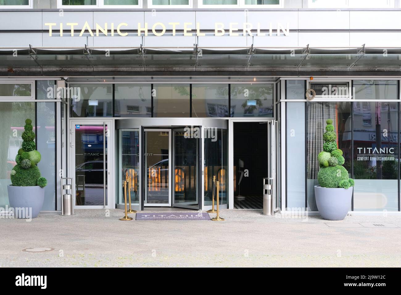Berlin, Germany, May 25, 2022, entrance area of the Titanic Hotel Berlin in Kleiststrasse. Stock Photo