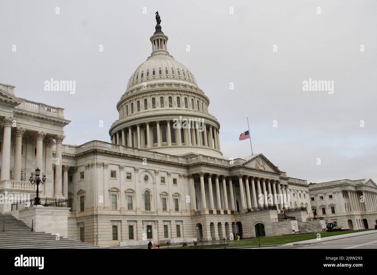 Washington DC, USA. 25th May, 2022. (NEW) The US Capitol Hill. May 25, 2022, Washington DC, Maryland, USA: The US Capitol Hill where Senators meet and decide on important policies affecting the US and especially on guns control and violence. There have been speeches on what to do to stop these guns control and violence principally due to the mass shooting at a Texas elementary school on Tuesday (24) killing 21 people (19 school children and 2 adults) (Credit Image: © Niyi Fote/TheNEWS2 via ZUMA Press Wire) Stock Photo