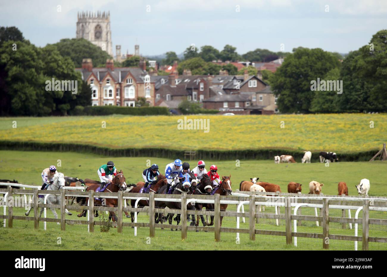 Runners and riders during the Racing TV Apprentice Handicap at Beverley