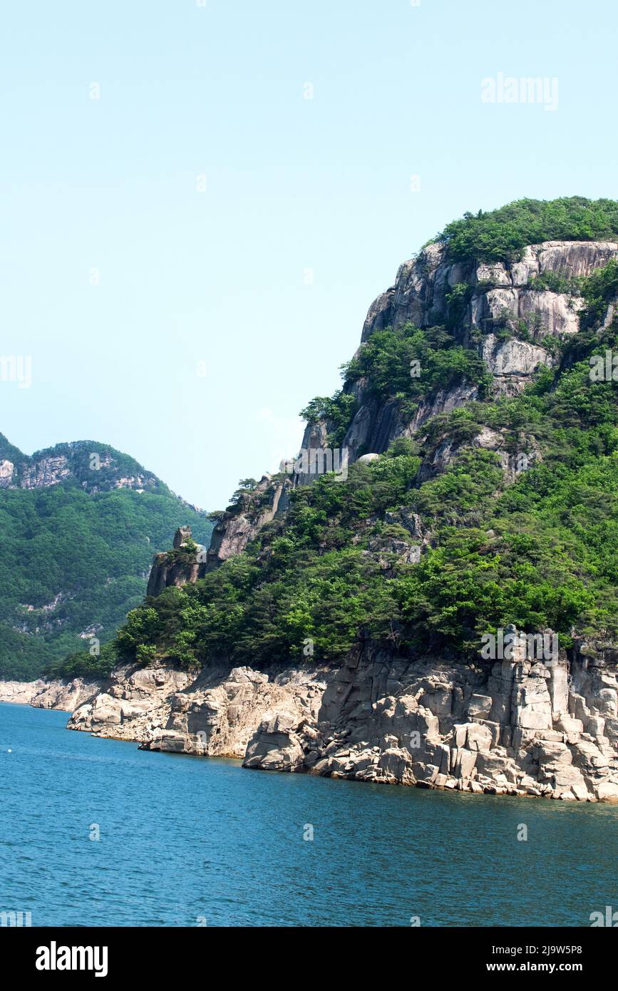 The beautiful landscape of lake and mountain Stock Photo - Alamy