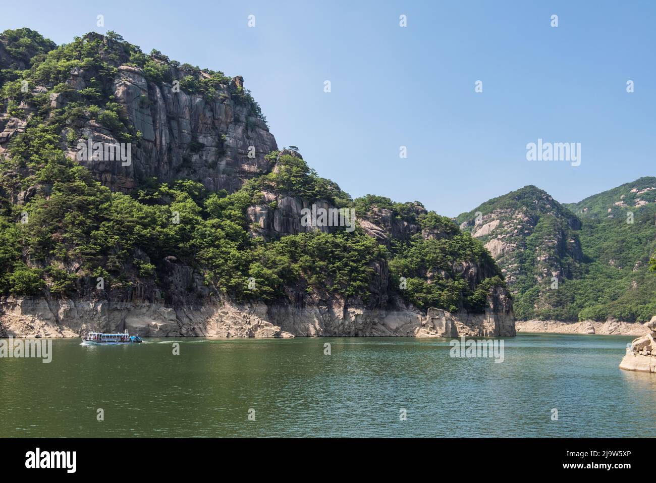 The beautiful landscape of lake and mountain Stock Photo - Alamy