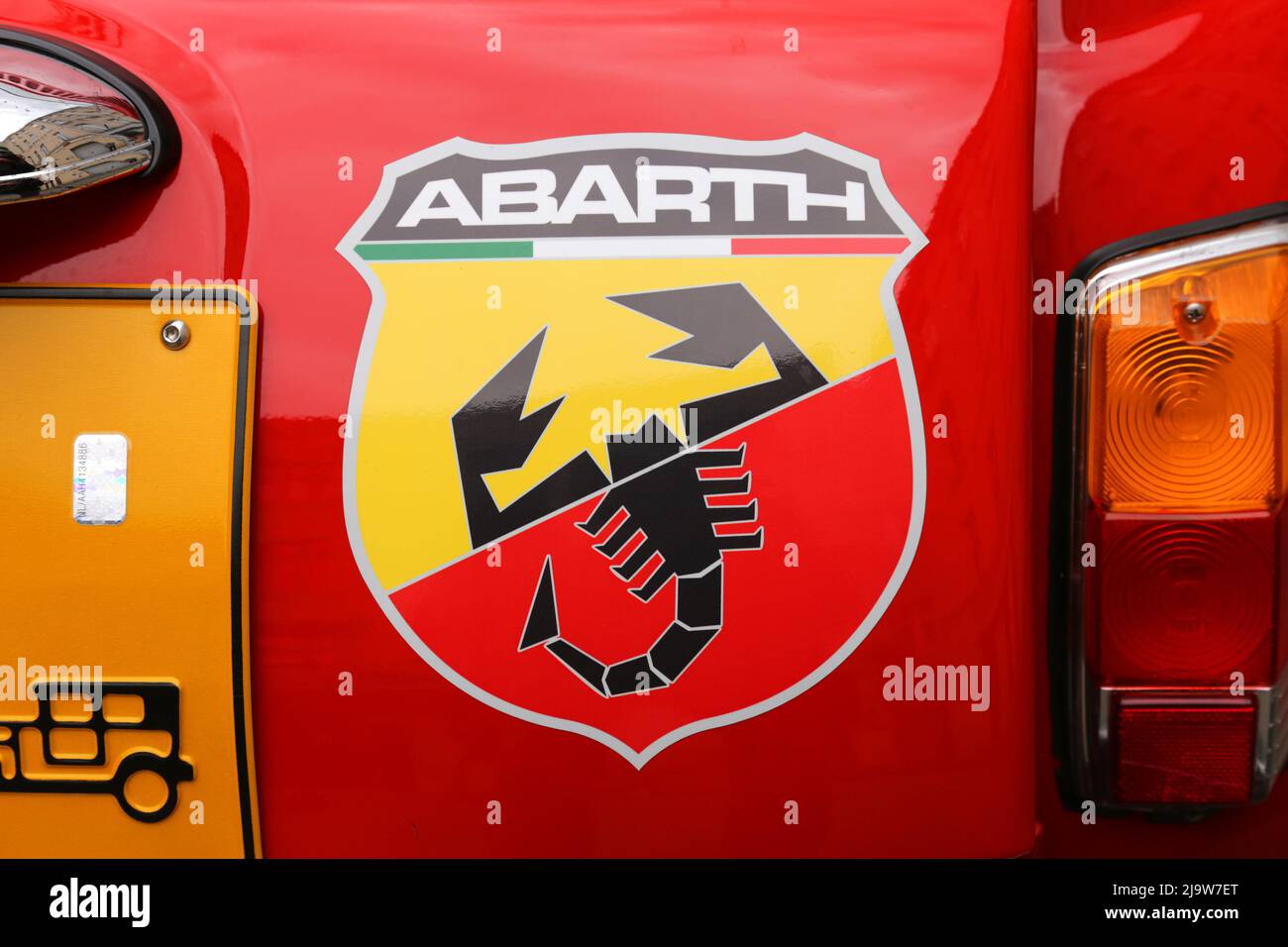 Abarth logo hi-res stock photography and images - Alamy