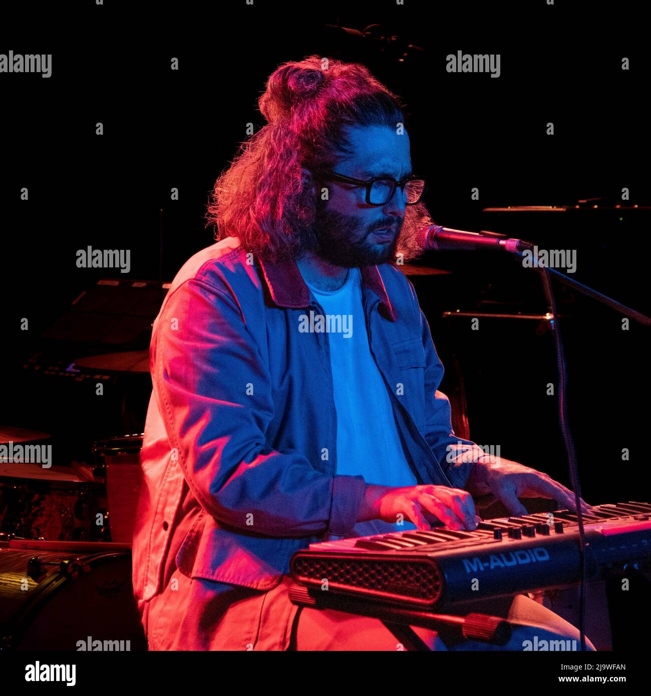 Ross Leighton of Fatherson playing  keyboard at the Portland Arms, Cambridge Stock Photo