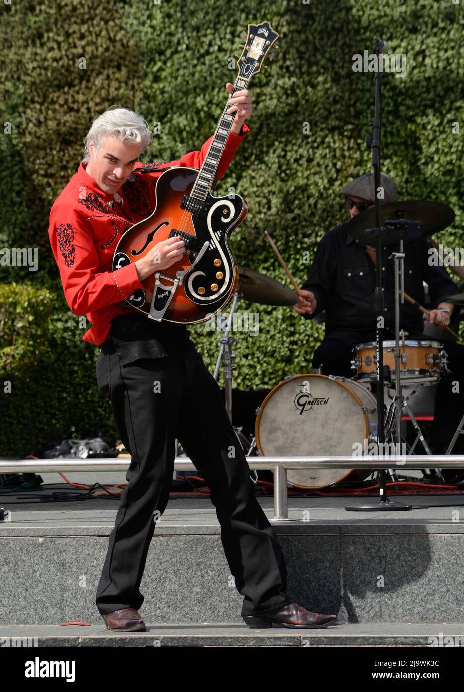 Rockabilly singer hi-res stock photography and images - Alamy