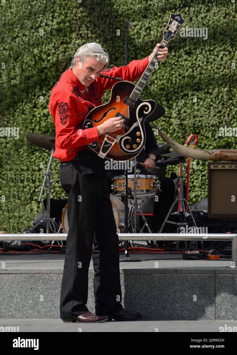 Rockabilly singer hi-res stock photography and images - Alamy