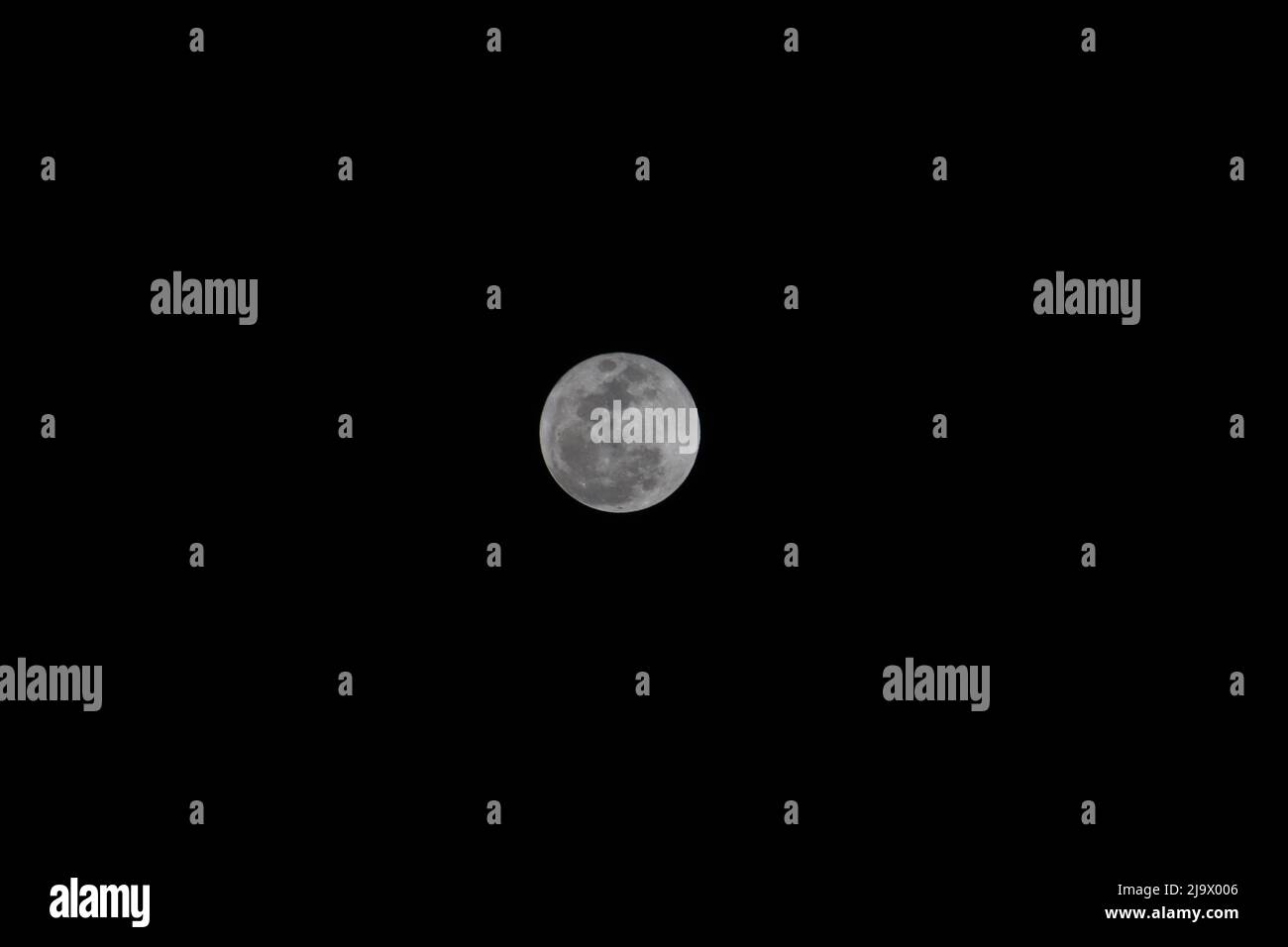 Full Moon From The Island Of Oahu Hawaii Stock Photo Alamy Full Moon From The Island Of Oahu Hawaii Stock Photo Alamy