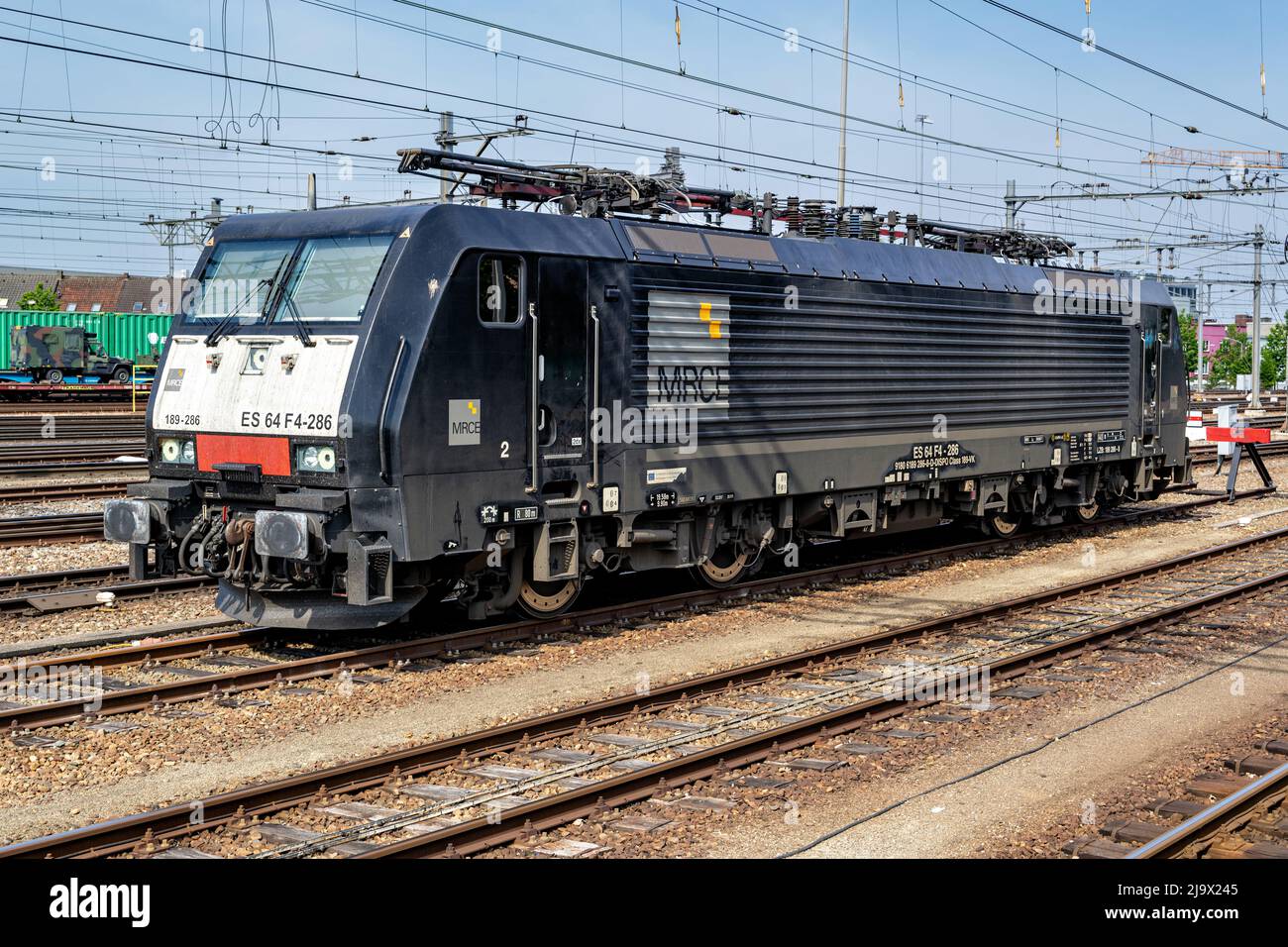 Mitsui Rail Capital Europe Siemens ES 64 F4 electric freight locomotive Stock Photo