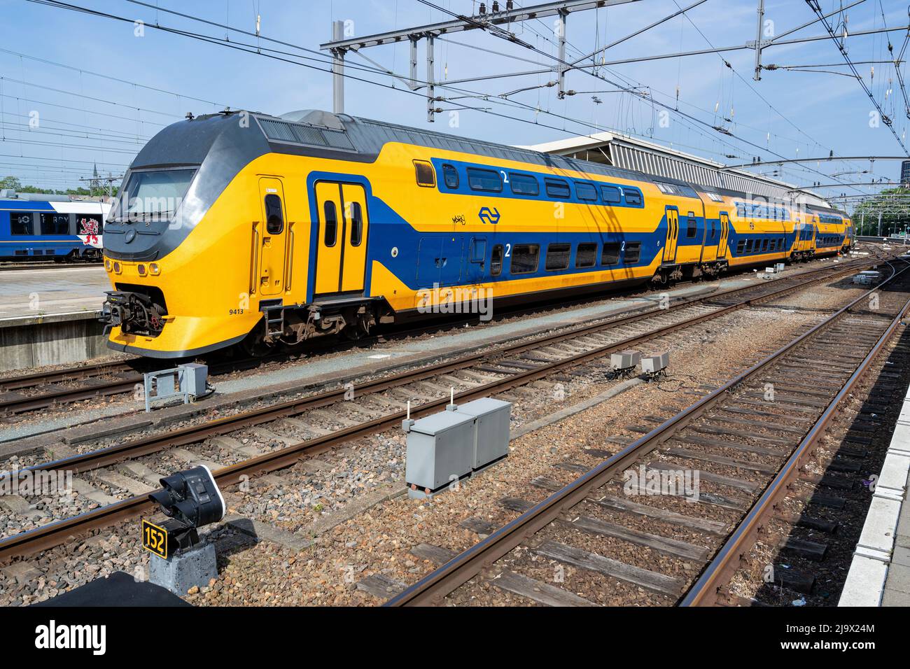 Nederlandse Spoorwegen VIRM-IV train at Venlo railway station Stock Photo