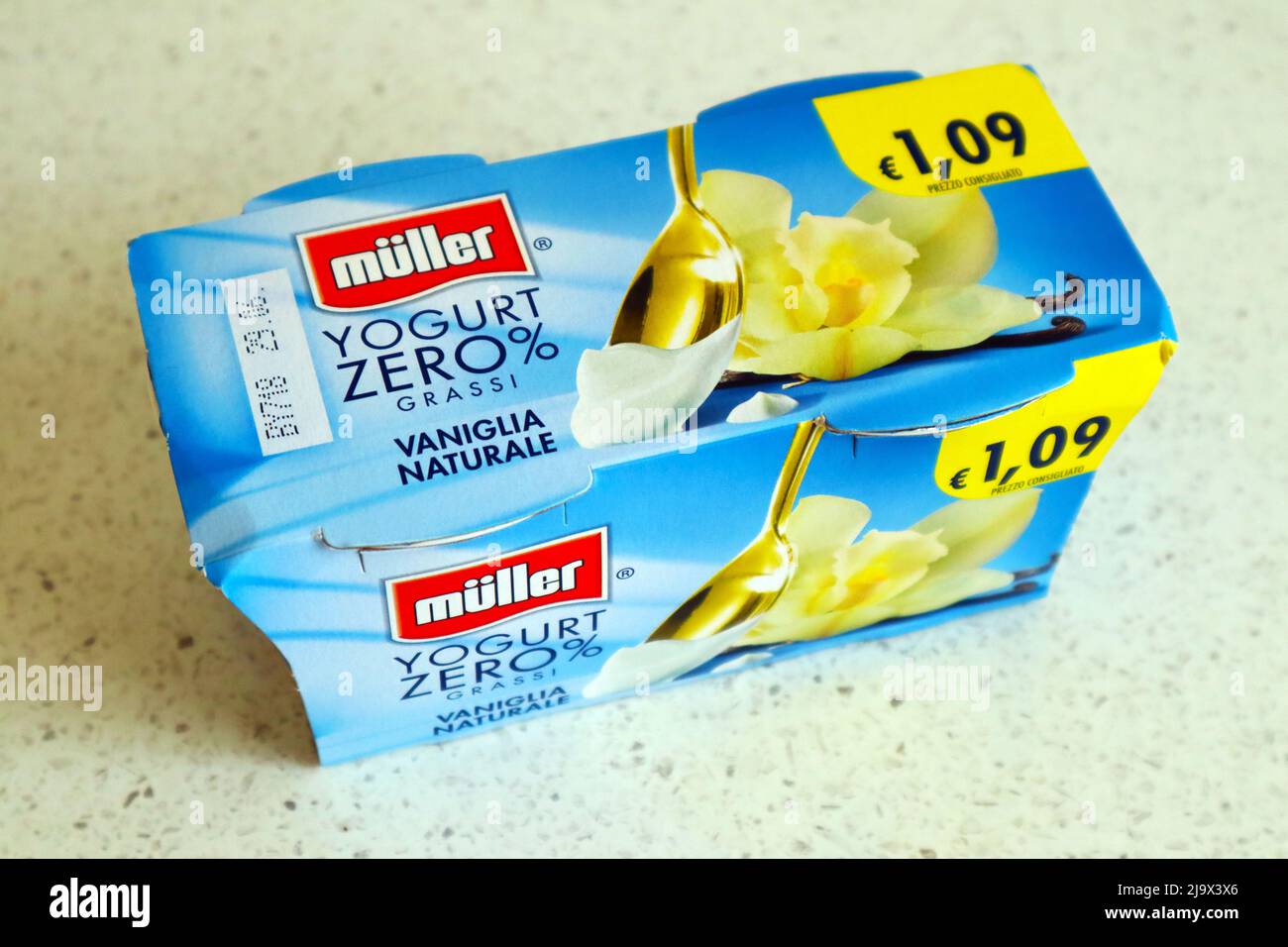 MULLER Yogurt with vanilla. Molkerei Alois Muller GmbH, Aretsried, Germany  Stock Photo - Alamy