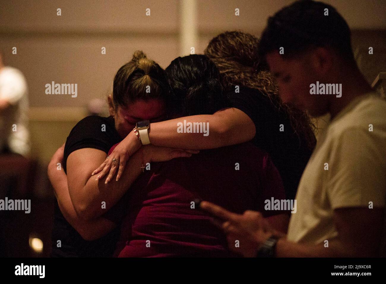 May 24, 2022: A family mourns at Texas governor Greg Abbott's press conference, Wednesday, May 25, 2022, about the Robb Elementary School shooting the day before. (Credit Image: © Jintak Han/ZUMA Press Wire) Stock Photo