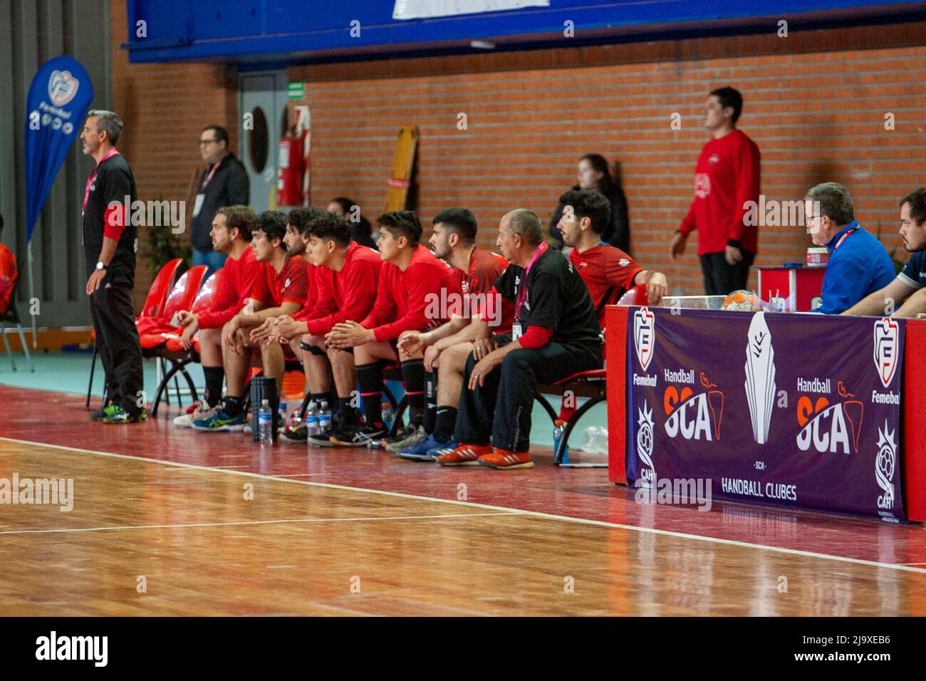 Villa Ballester, Argentina. May 25, 2022. Balonmano USAB (CHL) bench at Estadio SAG Villa Ballester in Villa Ballester, Buenos Aires, Argentina. Credit: Fabian Lujan/ASN Media/Alamy Live News Stock Photo