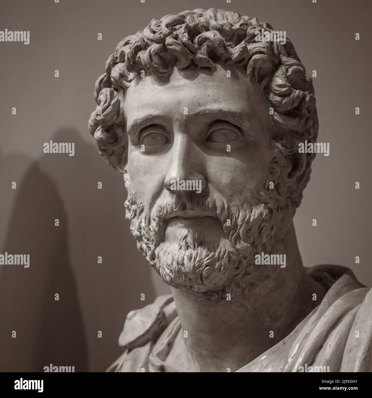 Head and shoulders detail of the ancient sculpture Stock Photo Alamy