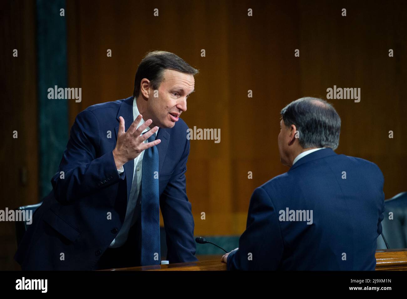 Washington, United States Of America. 25th May, 2022. United States Senator Chris Murphy (Democrat of Connecticut), left, talks with United States Senator Mike Rounds (Republican of South Dakota) prior to a Senate Committee on Foreign Relations hearing to examine the JCPOA negotiations and United States' policy on Iran moving forward, in the Dirksen Senate Office Building in Washington, DC, Wednesday, May 25, 2022. Credit: Rod Lamkey/CNP/Sipa USA Credit: Sipa USA/Alamy Live News Stock Photo