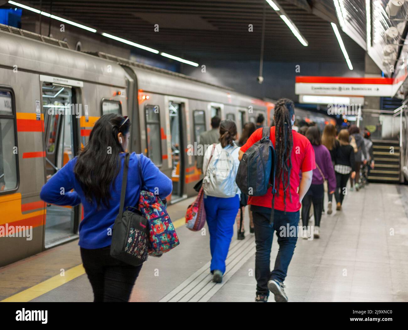 Tobalaba metro station, Santiago metro line 4. Providencia, Chile Stock Photo - Alamy Tobalaba metro station, Santiago metro line 4. Providencia, Chile Stock Photo - Alamy