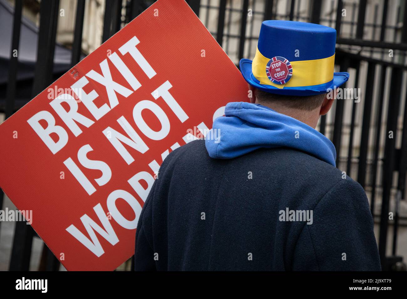 London, UK. 25 May 2022. Steve Bray, leader of Stand of Defiance European Movement (SODEM), stands outside Downing Street as the group continues their anti-Brexit campaign which began in September 2017 Credit: Kiki Streitberger/ Stock Photo