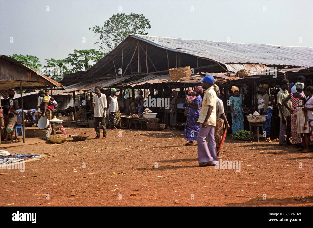 Market at Mile 91, Sierra Leone, west Africa 1978 Stock Photo Alamy