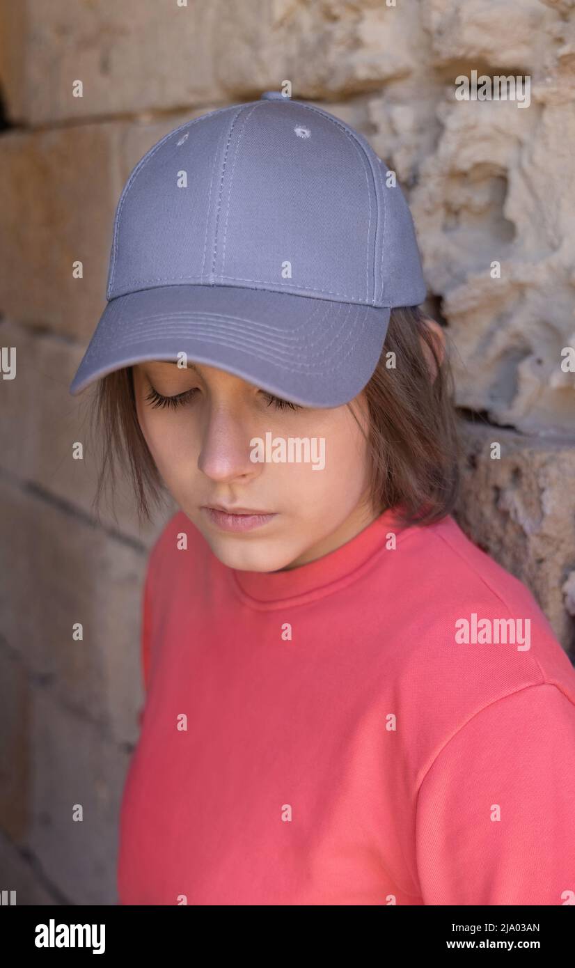 Teen in a pink shirt hi-res stock photography and images - Alamy