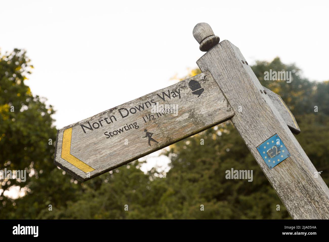 Signpost- North Downs Way Stock Photo - Alamy