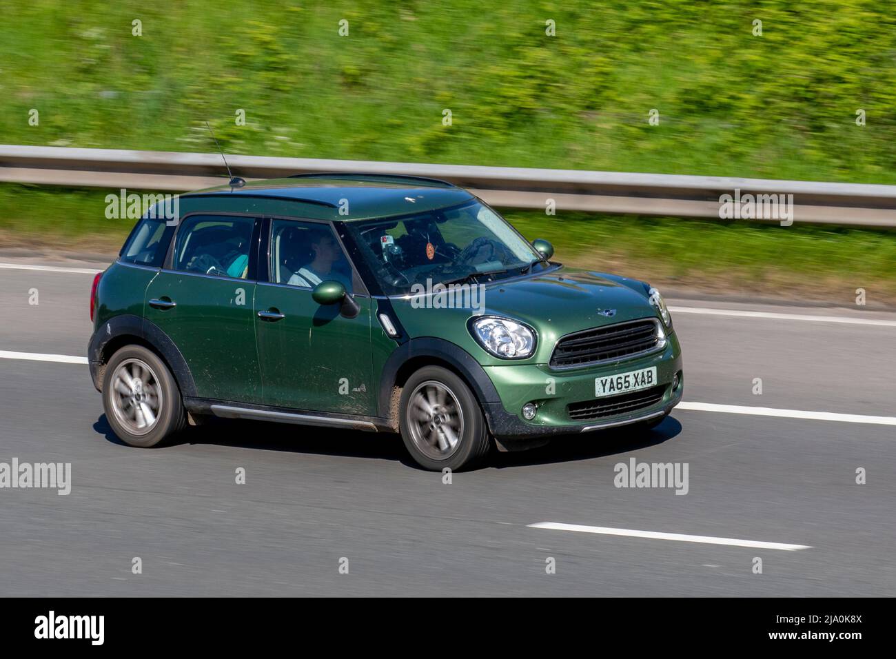 Mini cooper 5 door hi-res stock photography and images - Alamy