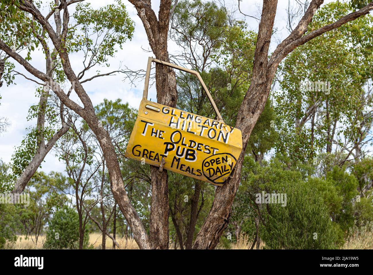 A sign for the Glengarry Hilton on the Orange Car Door Tour in the Grawin Opal Fields of New South Wales Stock Photo