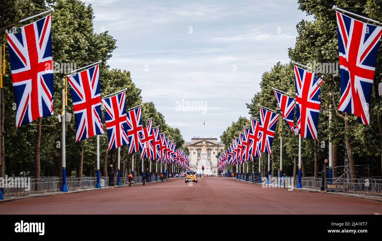 The Mall is ready for Her Majesty The Queen’s Platinum Jubilee in 2022 Stock Photo