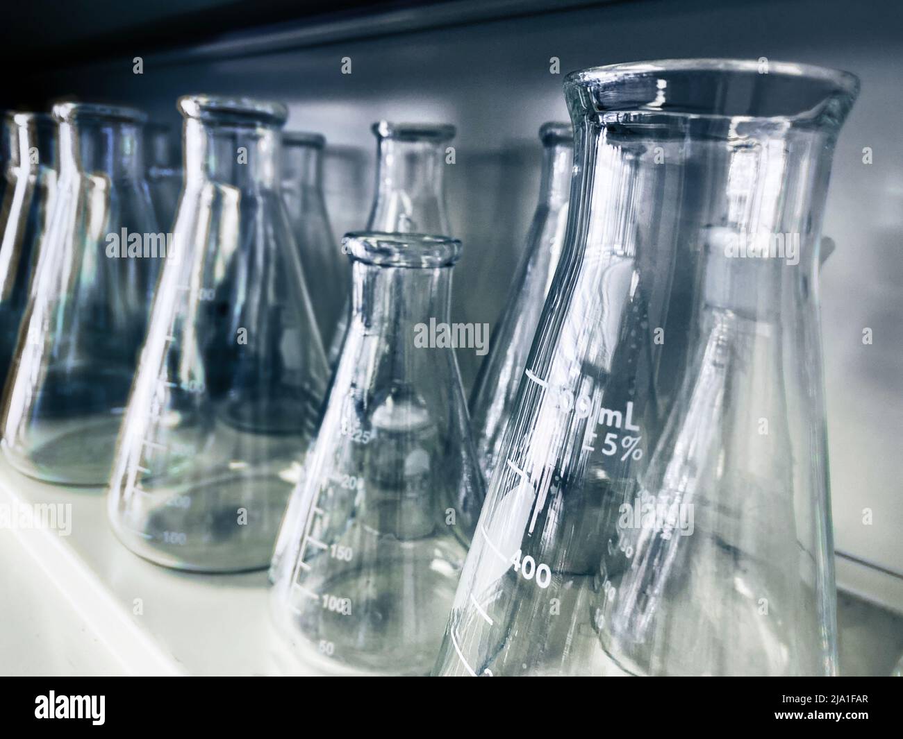 Titration flask hires stock photography and images Alamy