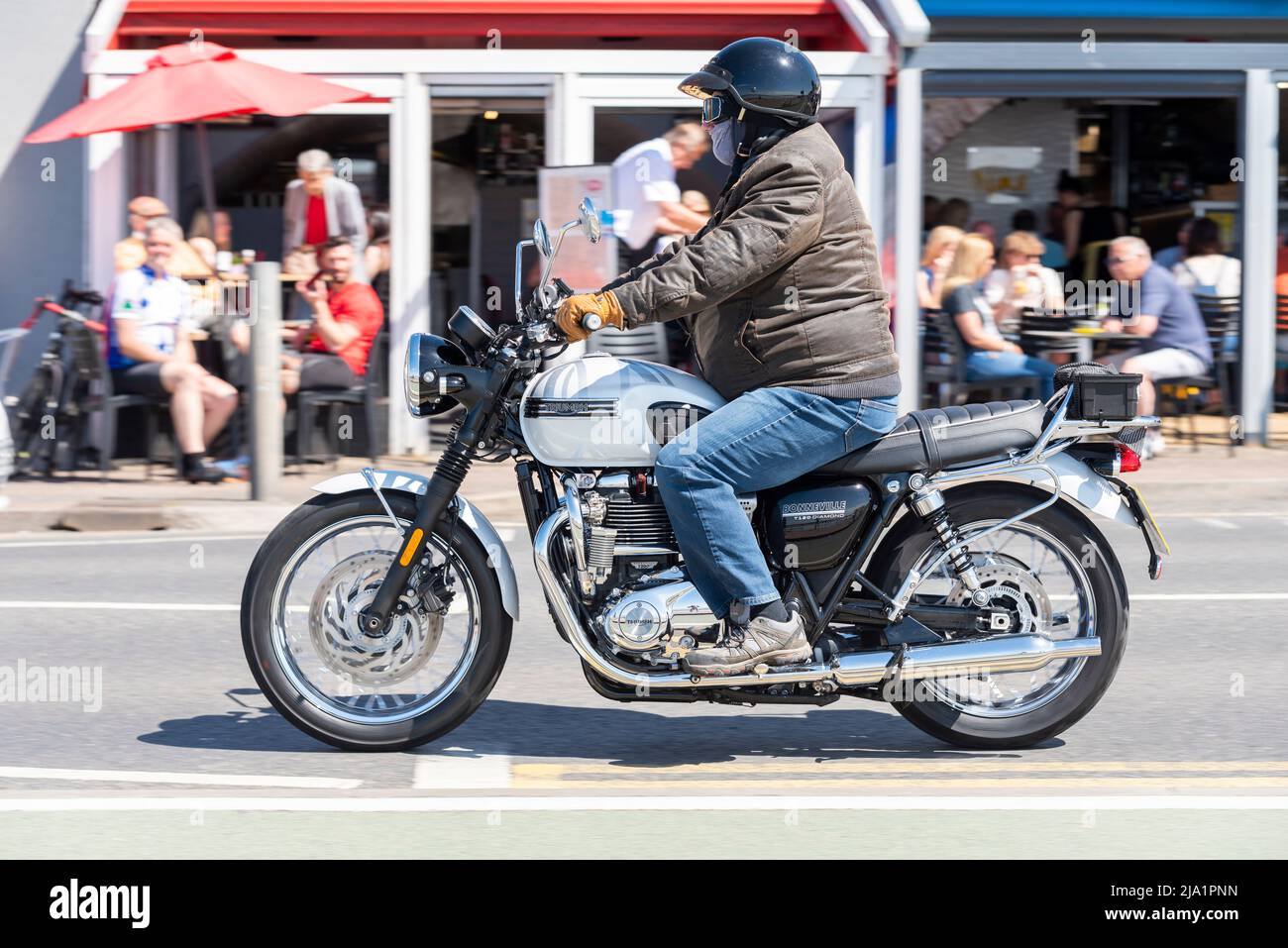 triumph bonneville diamond