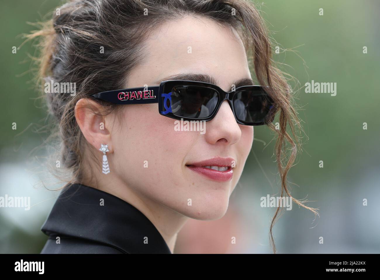 Chanel sunglasses hi-res stock photography and images - Page 2 - Alamy