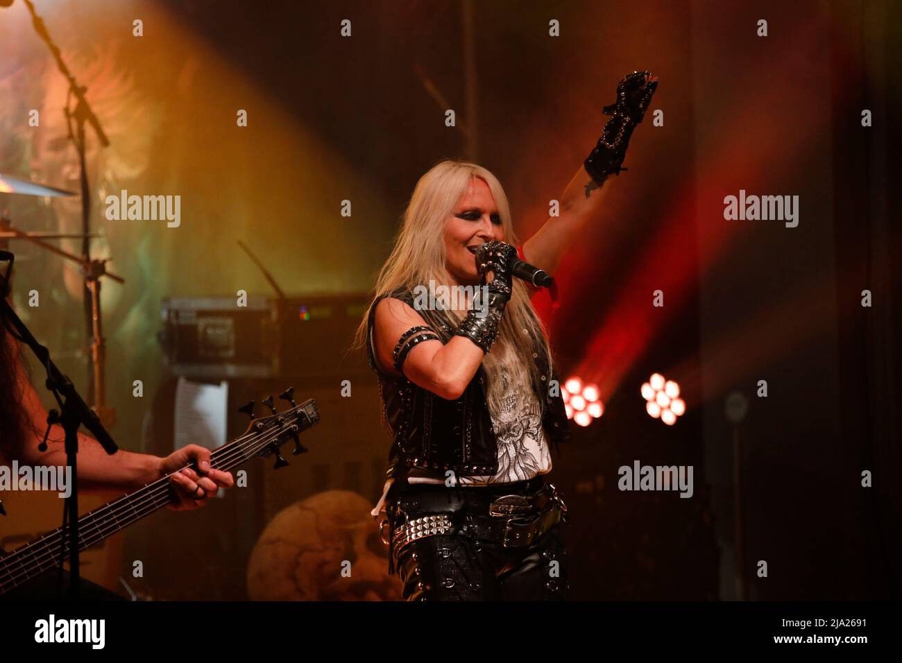 Doro Pesch live auf der Doro European Tour 2022 im L2 Club Görlitz