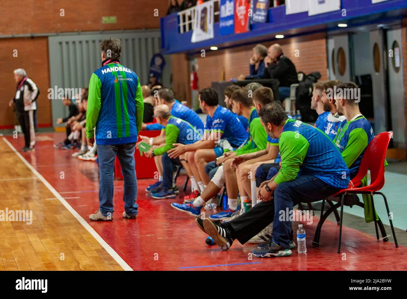 Argentina. May 26, 2022. San Fernando Handball (ARG) bench at Estadio SAG Villa Ballester in Villa Ballester, Buenos Aires, Argentina. Credit: Fabian Lujan/ASN Media/Alamy Live News Stock Photo