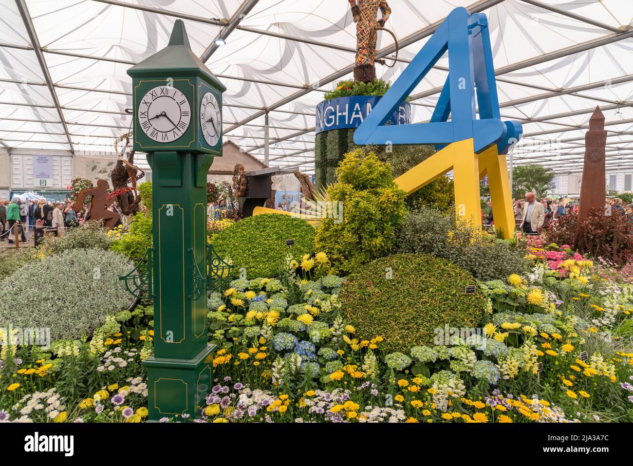 Inside the pavilion Chelsea Flower Show Stock Photo - Alamy