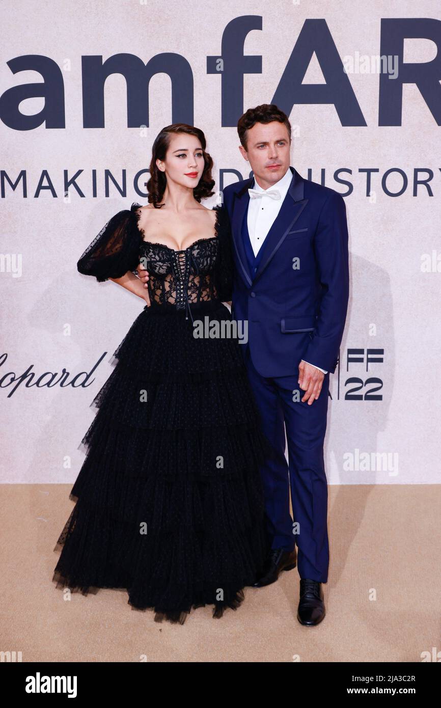 Caylee Cowan and Casey Affleck - Amfar Gala Arrivals - 3