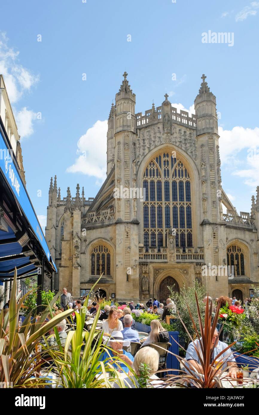 Cafe overlooking Bath Abbey and Abbey Courtyard. al fresco dining. Stock Photo