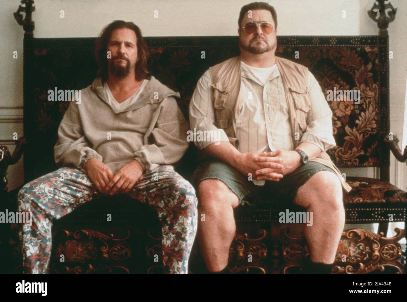 JEFF BRIDGES and JOHN GOODMAN in THE BIG LEBOWSKI (1998), directed by JOEL COEN. Credit: POLYGRAM/WORKING TITLE FILMS / Album Stock Photo