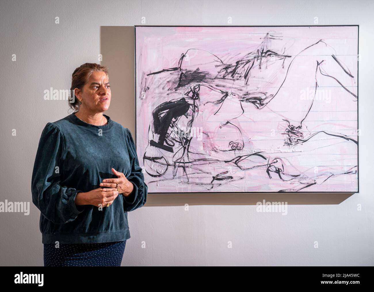 NOTE CONTENT Artist Tracey Emin Alongside A Piece Titled Sunrise note-content-artist-tracey-emin-alongside-a-piece-titled-sunrise