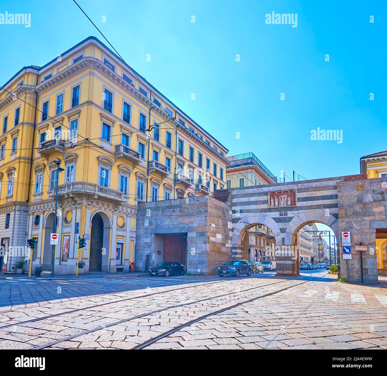 arches of ancient porta nuova