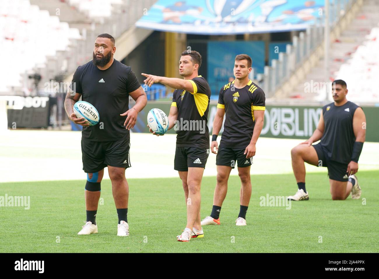 Marseille, France. 27th May 2022; Stade Velodrome, Marseille, France: European Rugby Heineken Champions Cup Final, Captains Run and press conference; Stade Rochelais training Credit: Action Plus Sports Images/Alamy Live News Stock Photo