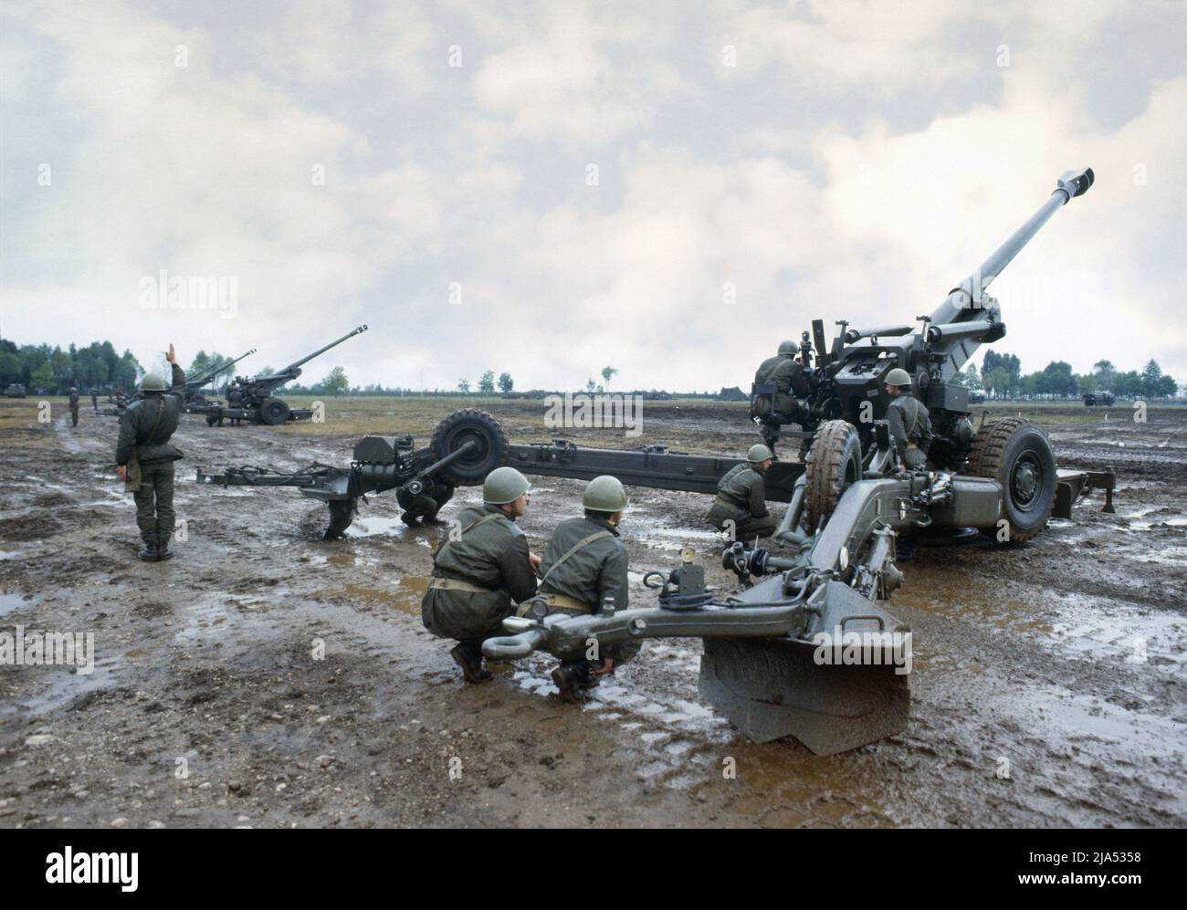 Fh 70 Howitzer Hi Res Stock Photography And Images Alamy Fh 70 Howitzer Hi Res Stock Photography And Images Alamy