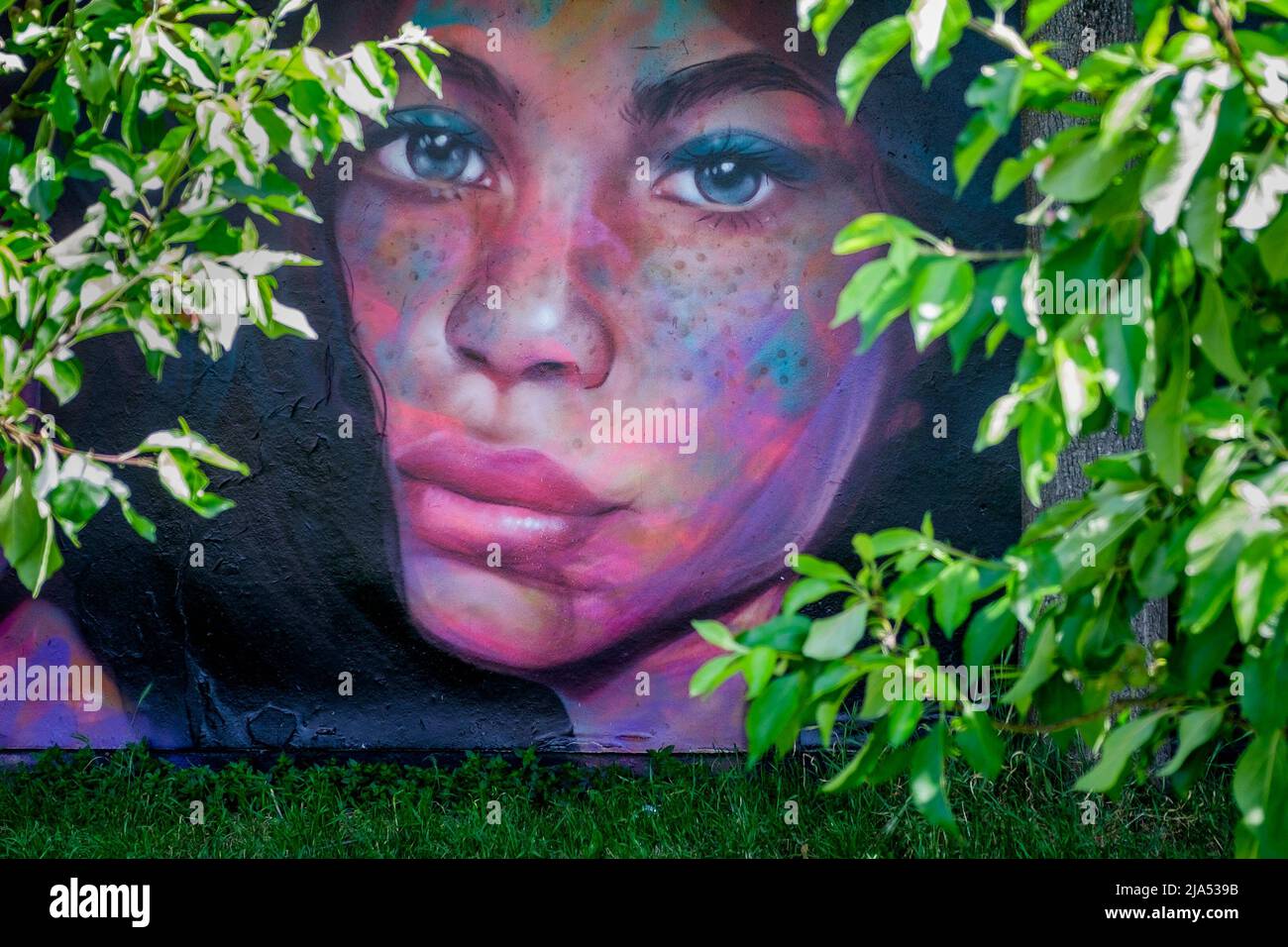 Bristol, UK. 27th May, 2022. Artwork created by American artist SakeOne for the Upfest 2022 festival,Europe's largest Street Art & Graffiti festival is pictured on the streets Bedminster, Bristol. Credit: Lynchpics/Alamy Live News Stock Photo