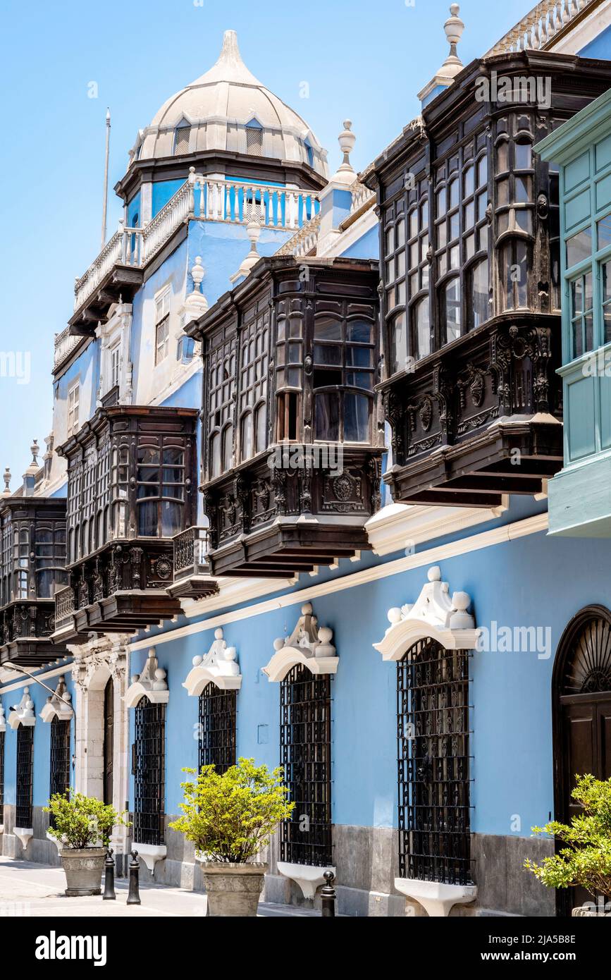 Historic Colonial Style Buildings Near The Plaza De Armas, Lima, Peru. Stock Photo