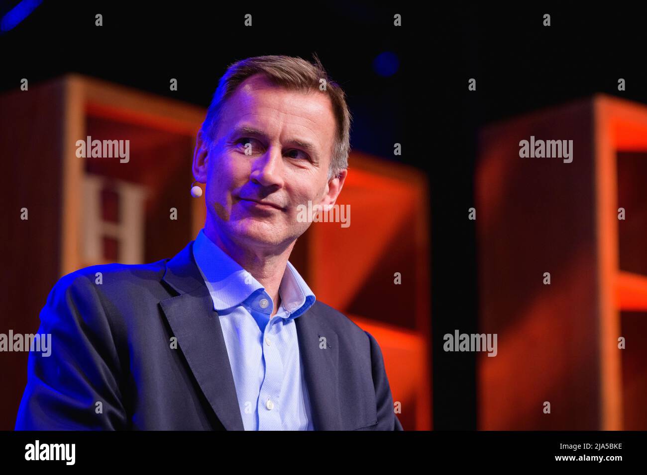 Hay-on-Wye, Wales, UK. 27th May, 2022. Former Health Secretary Jeremy Hunt talks to Rachel Clarke about Zero: Eliminating Unnecessary Deaths in a Post-pandemic NHS at Hay Festival 2022, Wales. Credit: Sam Hardwick/Alamy. Stock Photo