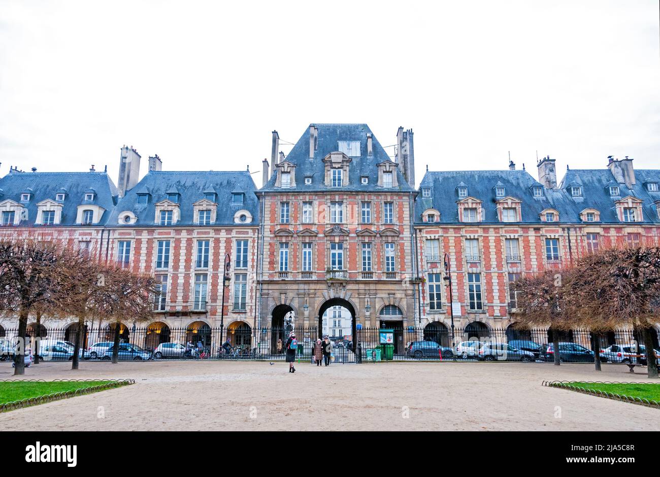 Place des Vosges, Le Marais, Paris, France Stock Photo Alamy