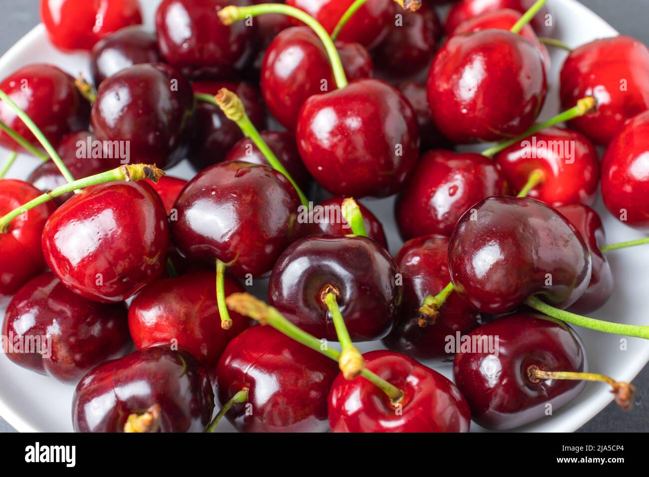 Ripe red cherry berries hi-res stock photography and images - Alamy