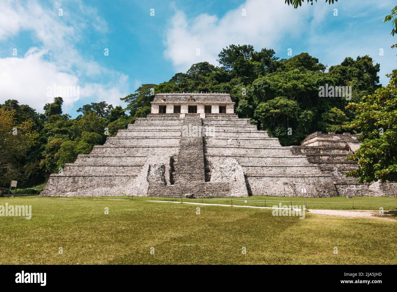 the Temple of the Inscriptions, the largest stepped pyramid structure at the Mayan archaeological site of Palenque in the state of Chiapas, Mexico Stock Photo