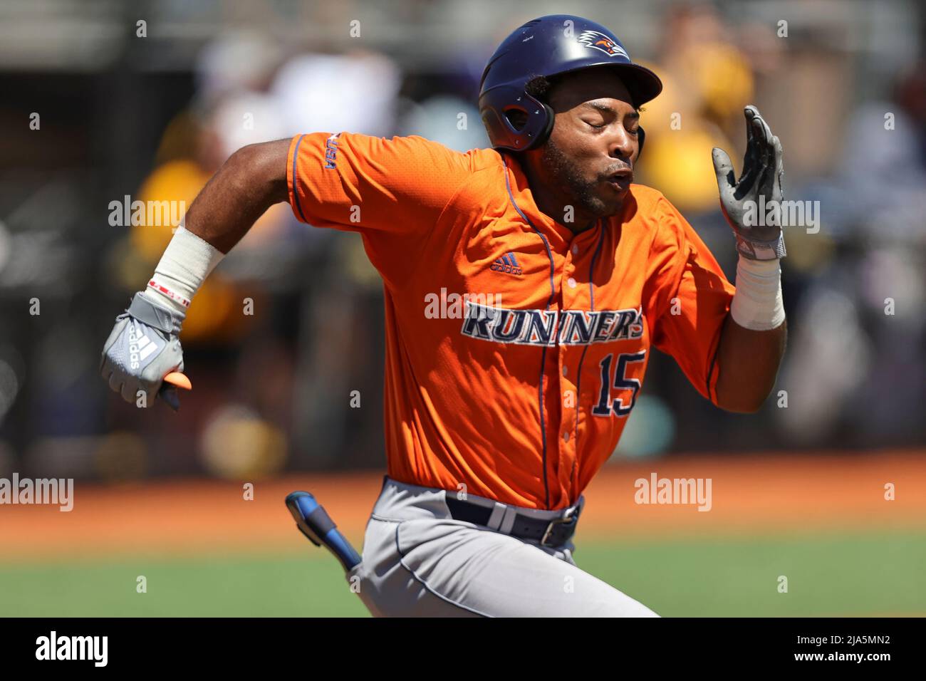 May 27, 2022: UTSA outfielder Ian Bailey (15) hustles down the first base line during a college baseball game, between Southern Miss and UTSA at the Conference USA Baseball Championships at Pete Taylor Park, Hattiesburg, Mississippi. Bobby McDuffie/CSM Credit: Cal Sport Media/Alamy Live News Stock Photo
